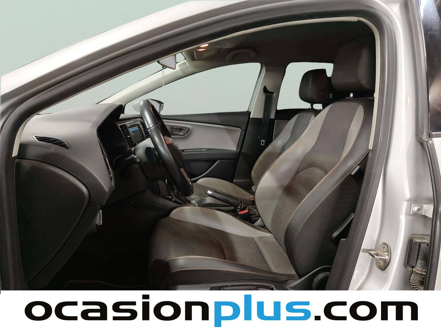 Foto asientos delanteros Seat León Seat Leon Xperience 1.8 TSI ST 4Drive DSG-7 St&Sp (180 CV)
