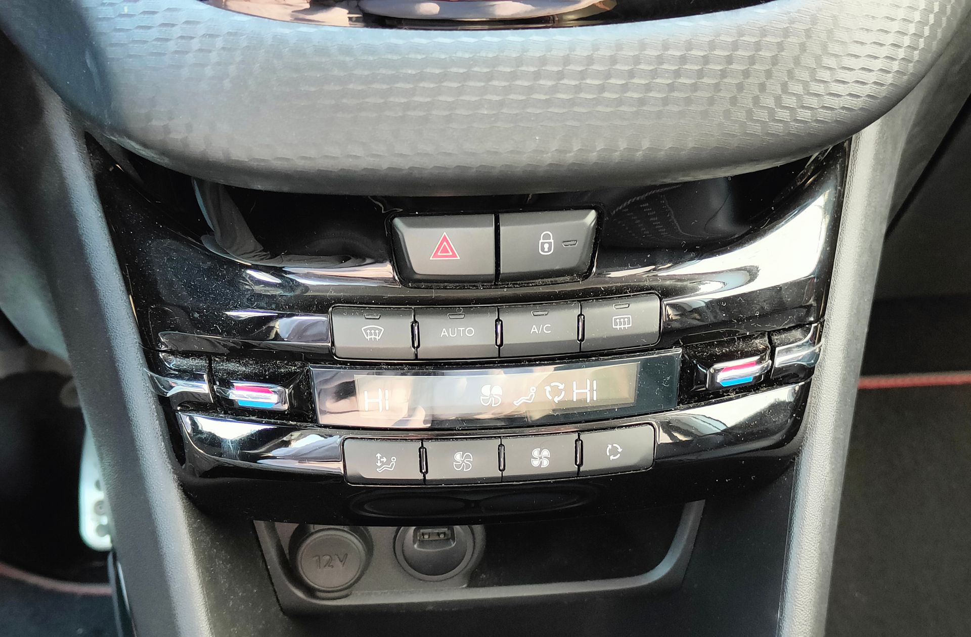Peugeot 2008 BlueHDi 120 GT Line EAT6 - foto 29