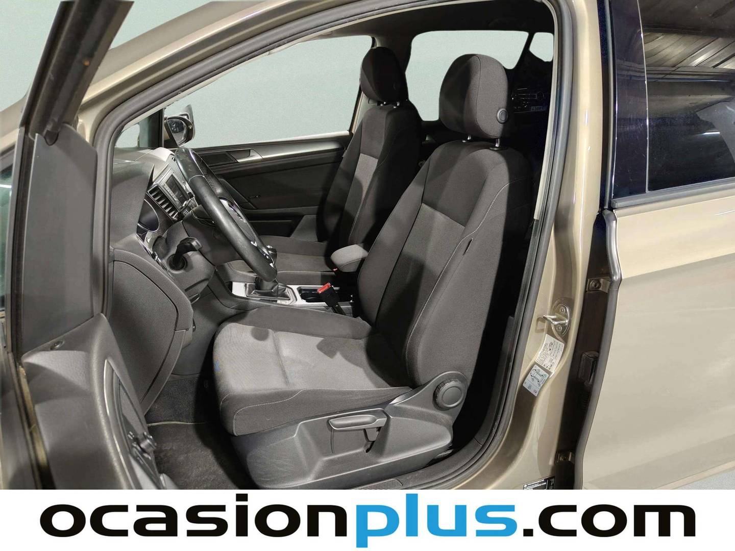 Foto asientos delanteros Volkswagen Golf Sportsvan Volkswagen Golf Sportsvan Business & Navi 1.6 TDI BMT (110 CV)