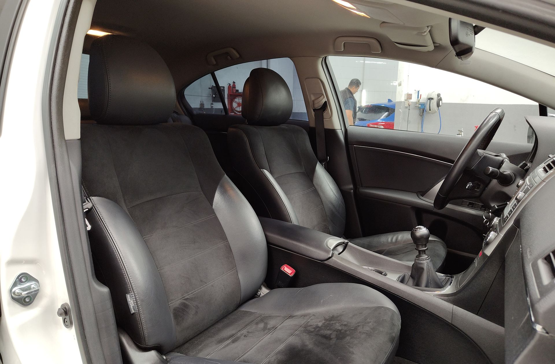 Toyota Avensis 140 Advance - foto 18