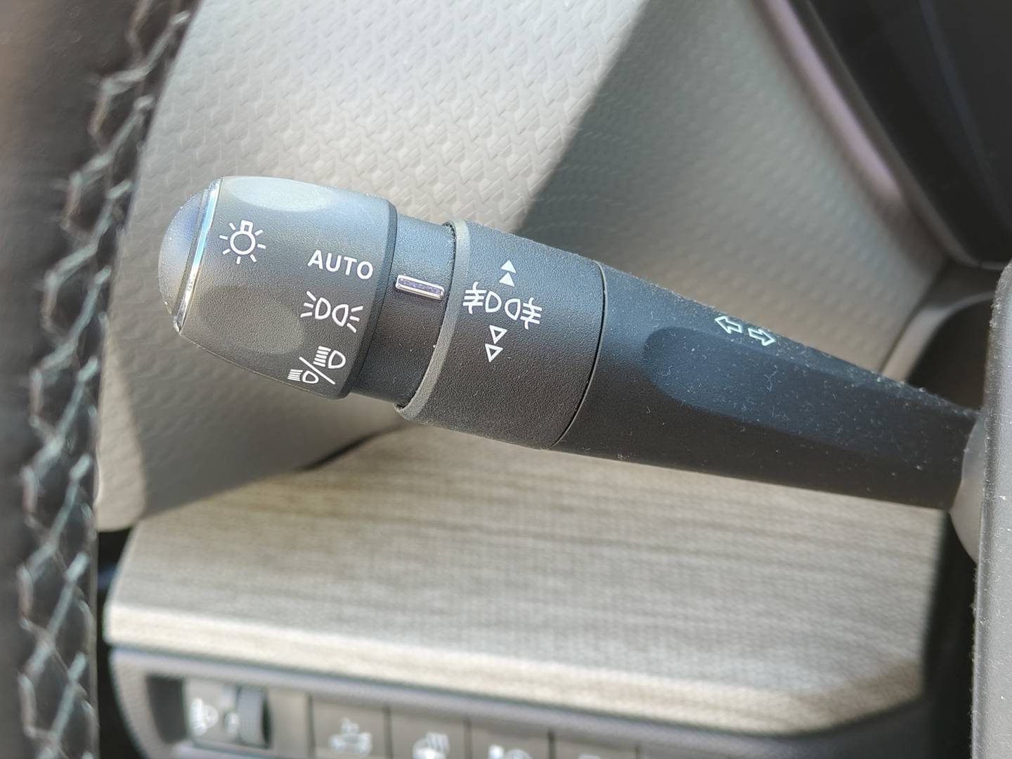 Foto Citroën C5 X Citroen C5 X Hybrid 225 Shine Pack e-EAT8  (225 CV)