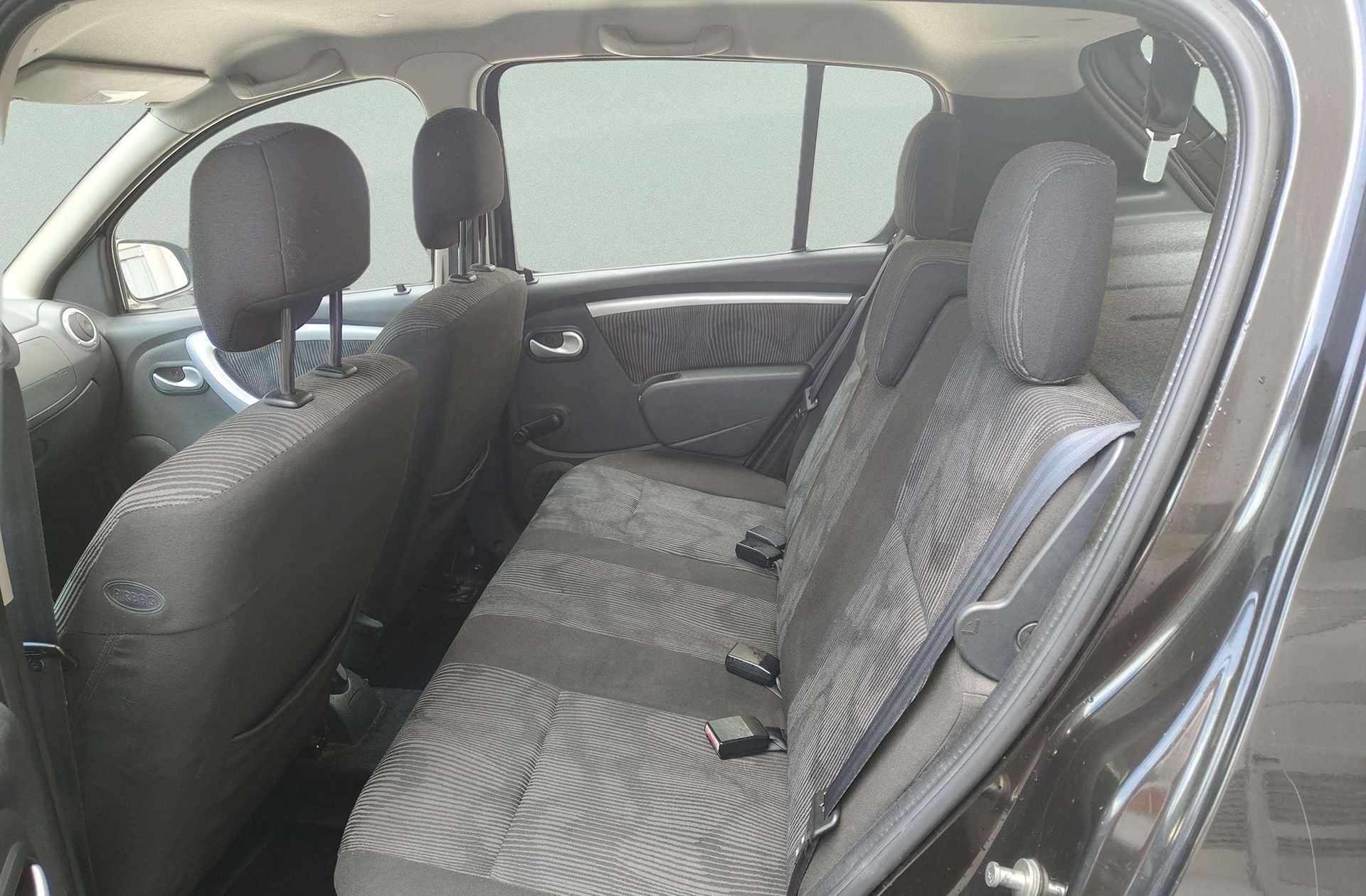 Dacia Sandero Laureate 1.2 - foto 9