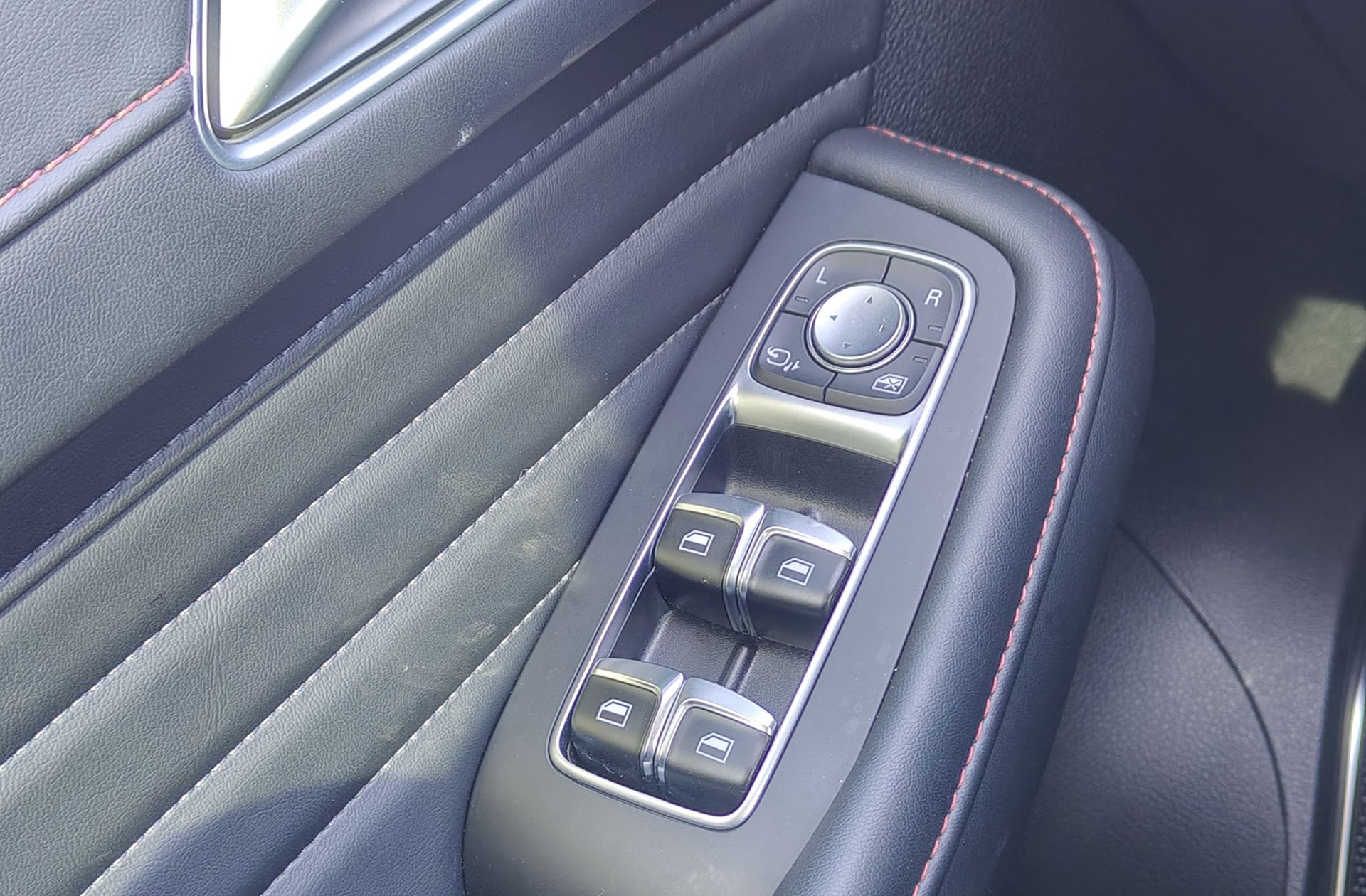 MG HS eHS 1.5 T-GDi PHEV Luxury - foto 41