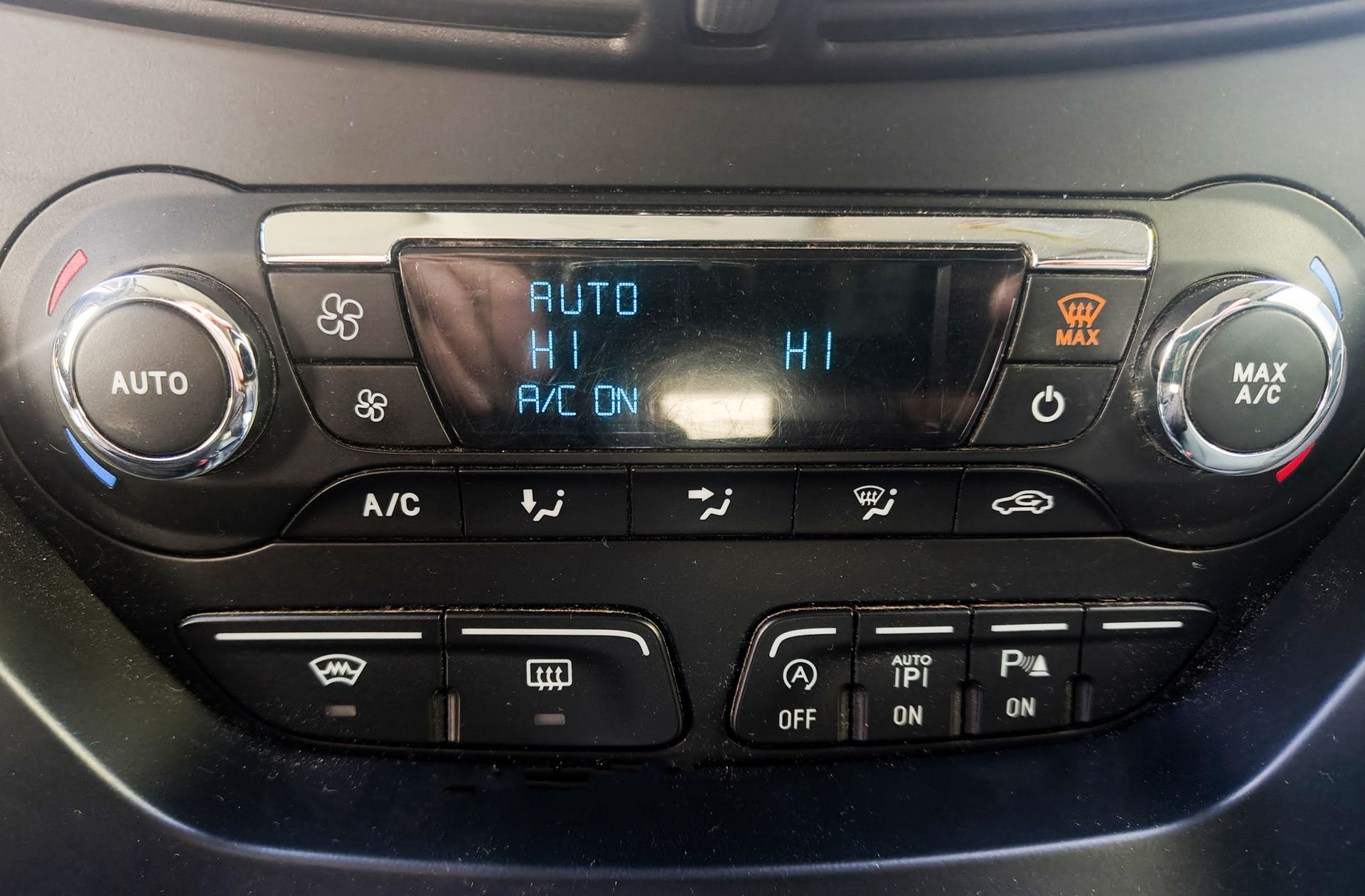 Ford Grand C-Max 1.0 EcoBoost 125 Start-Stop Trend - foto 35