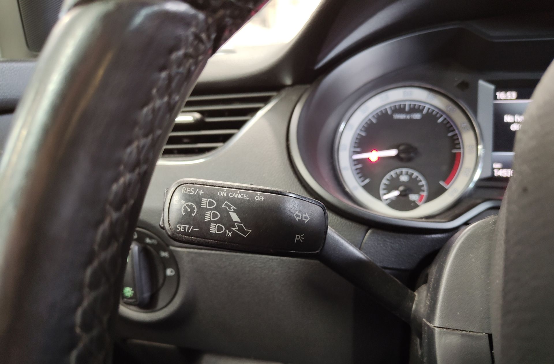 Škoda Octavia 1.6 TDI Like - foto 22