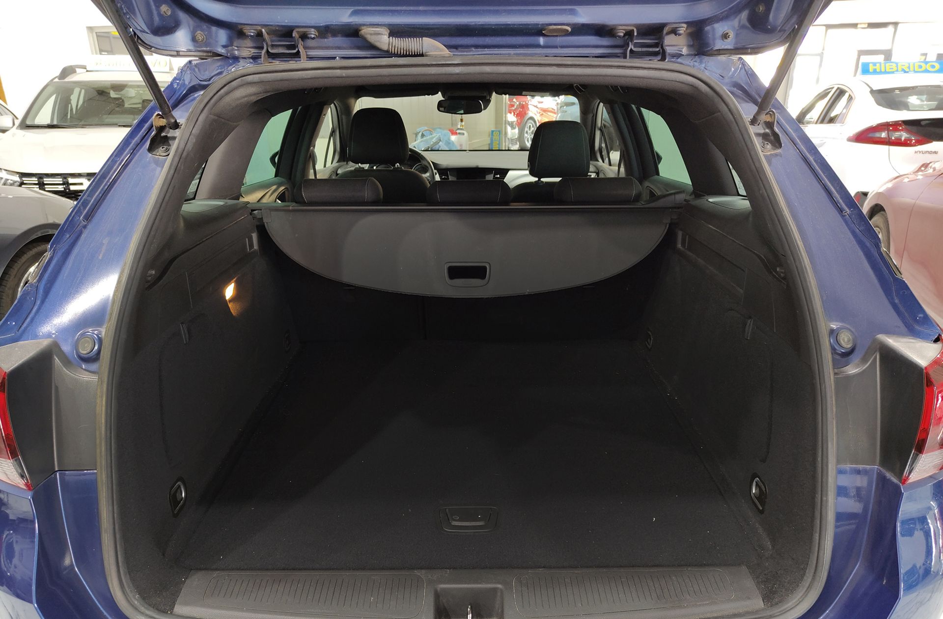 Opel Astra Sports Tourer 1.2 Turbo SHL GS Line - foto 19