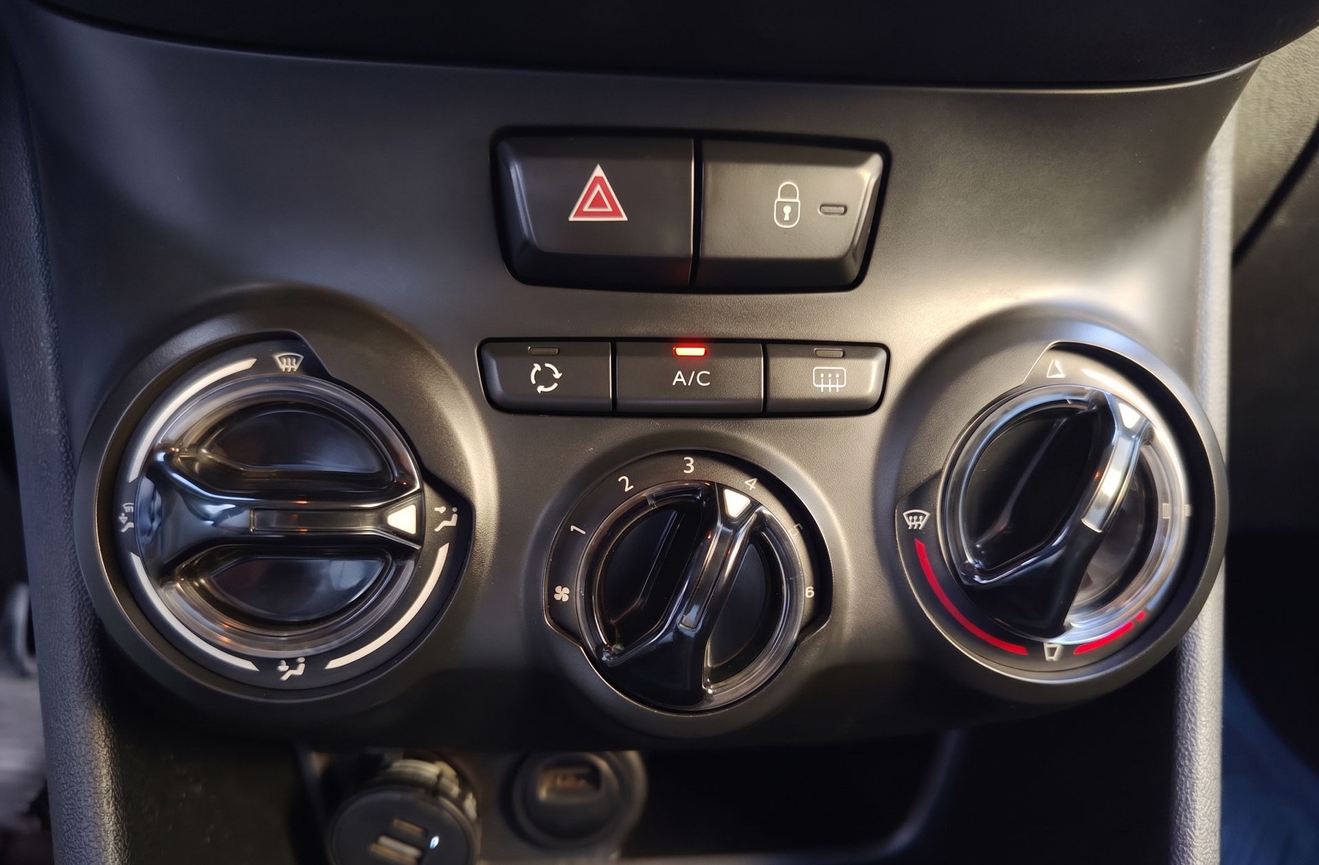 Peugeot 208 PureTech Signature - foto 27