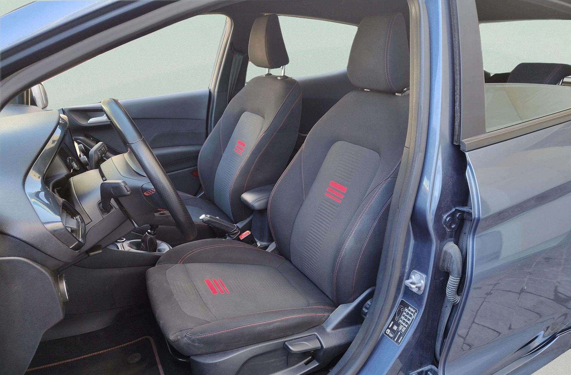 Ford Fiesta 1.0 EcoBoost MHEV ST-Line - foto 11
