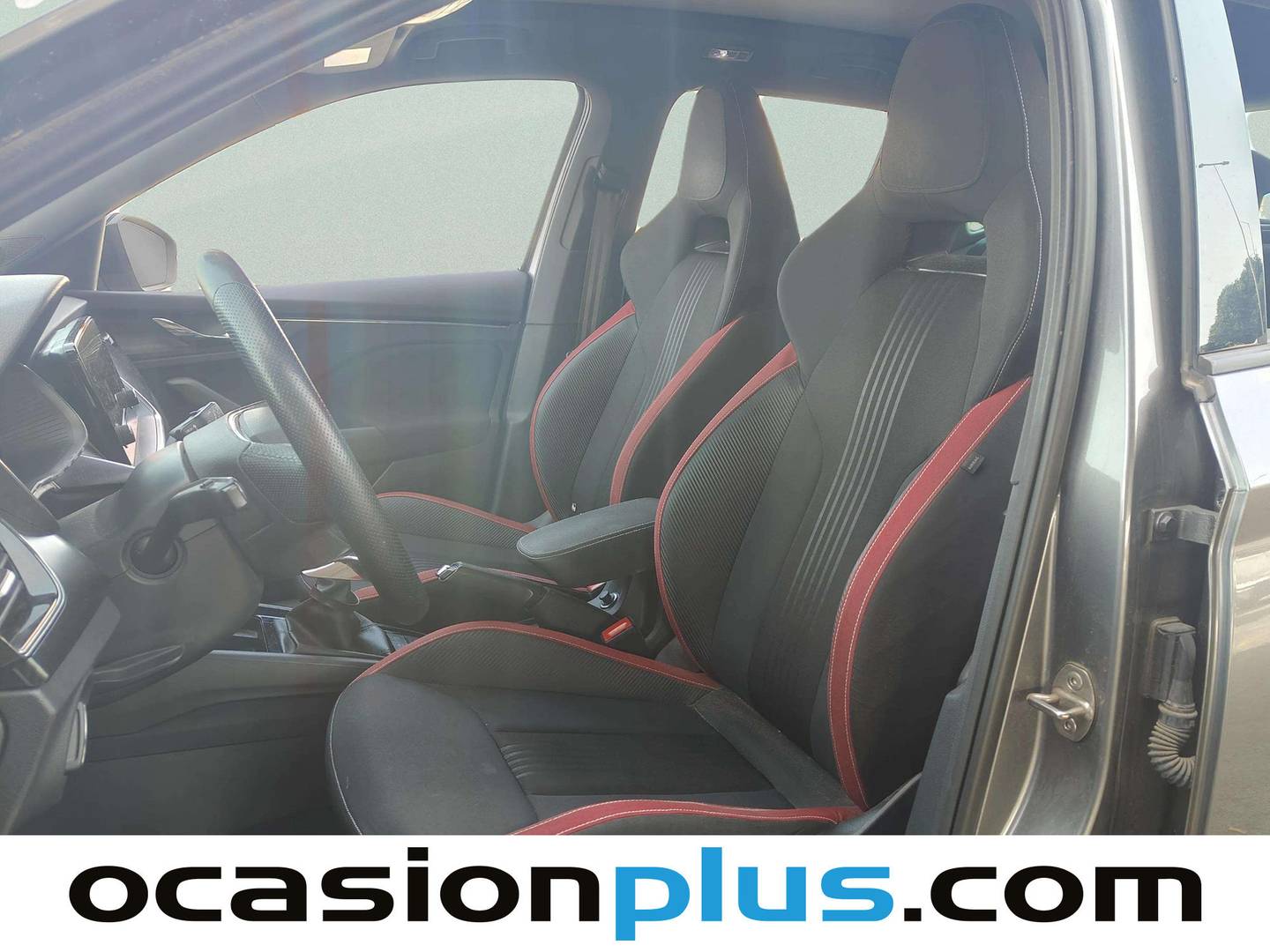 Foto asientos delanteros Skoda Kamiq Skoda Kamiq 1.5 TSI Montecarlo (150 CV)