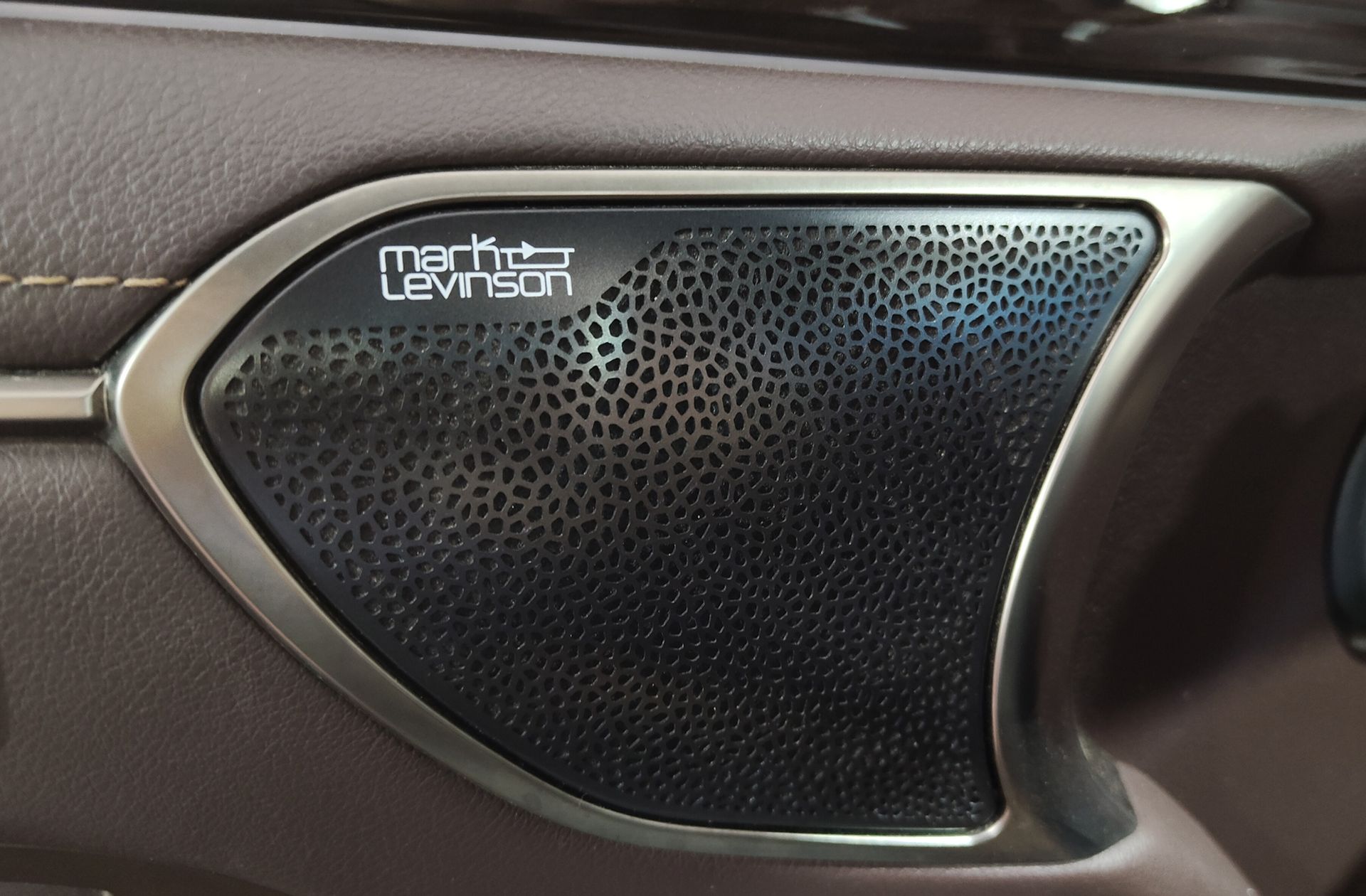 Lexus ES 300h Luxury - foto 17