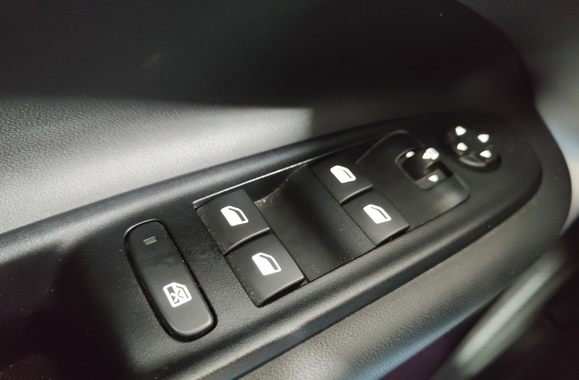 Jeep Avenger 1.2 G Summit - foto 38
