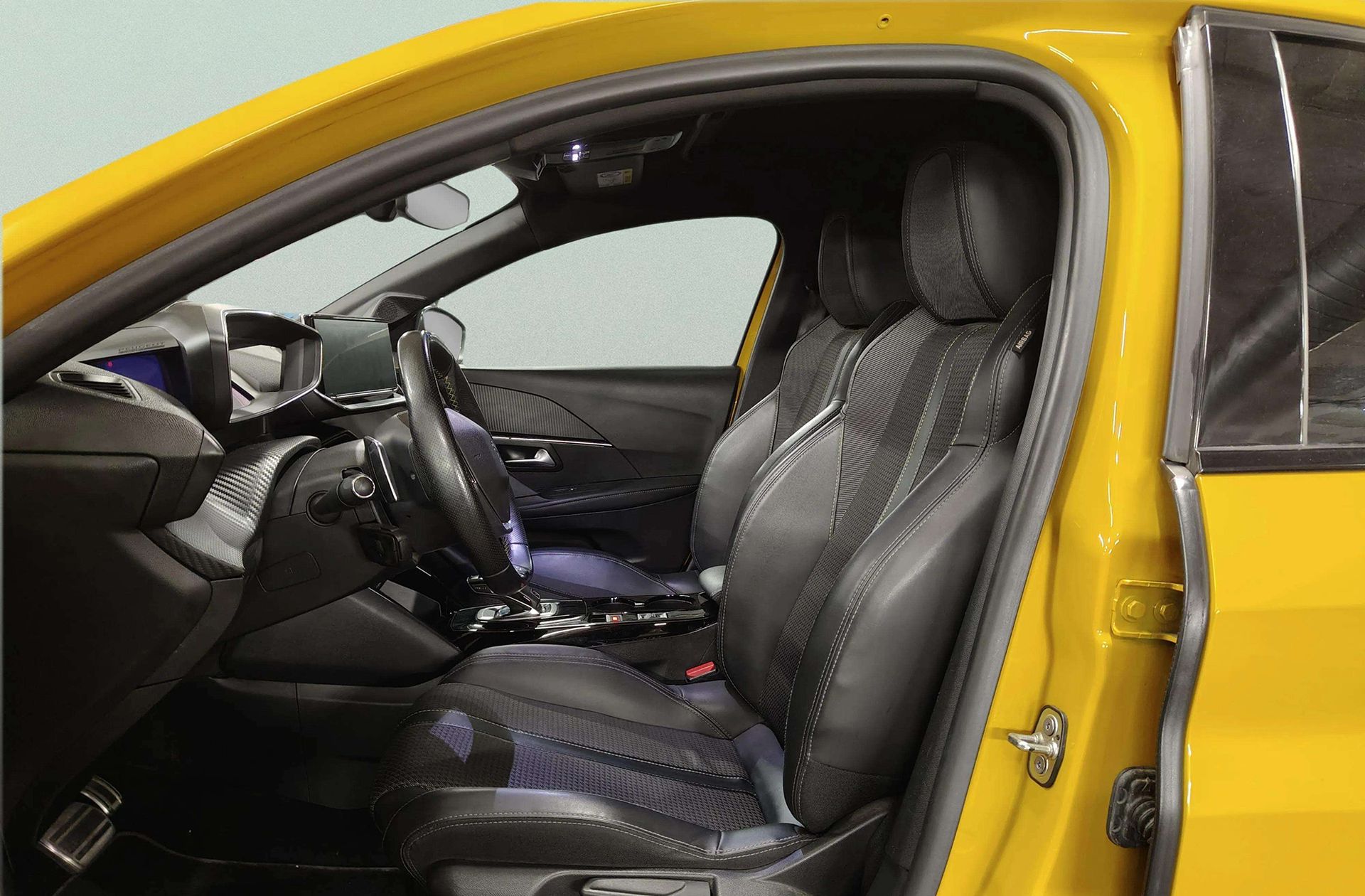 Peugeot 208 PureTech 130 GT Line EAT8 - foto 13