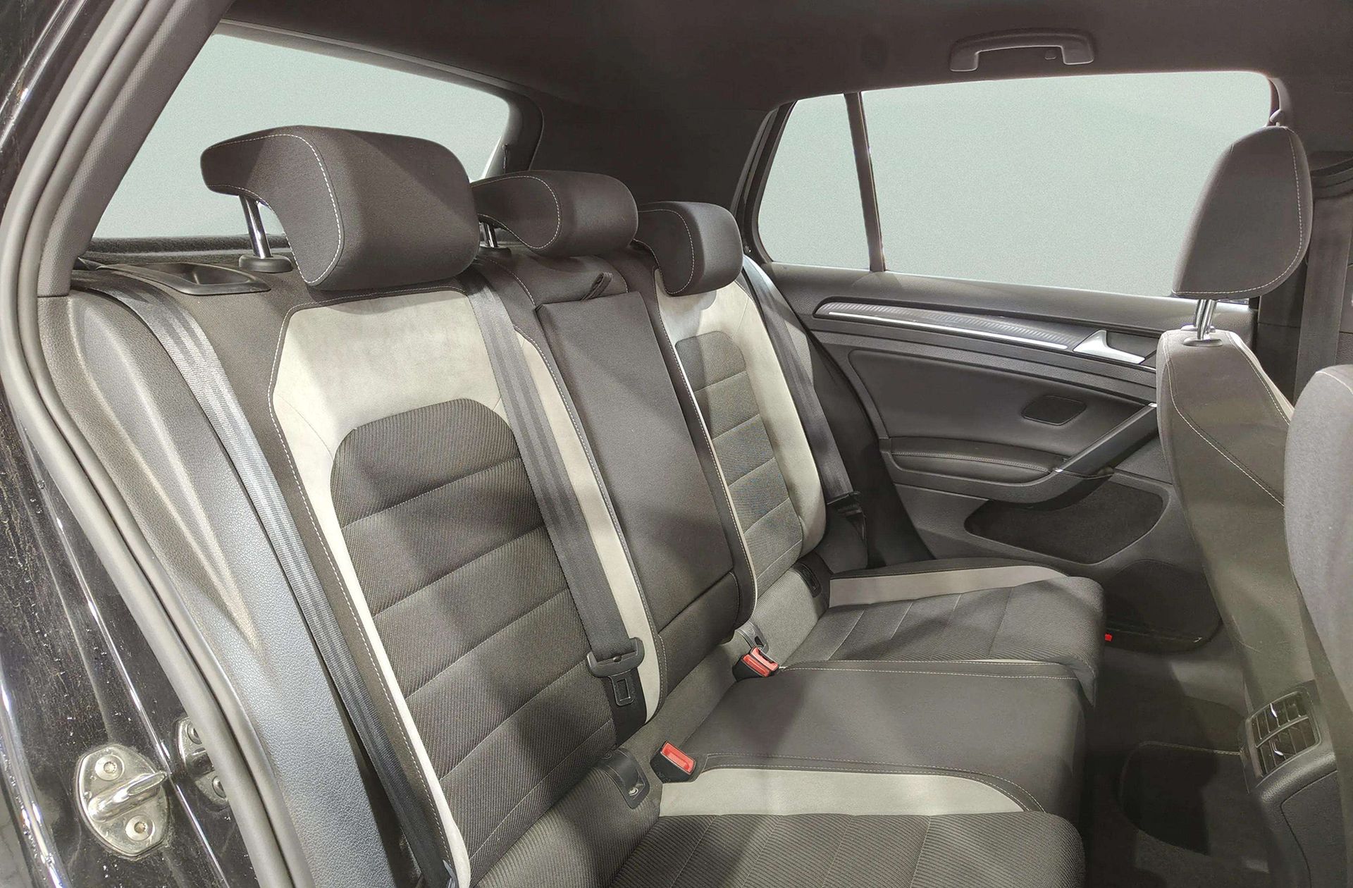 Volkswagen Golf R 2.0 TSI 4Motion - foto 16