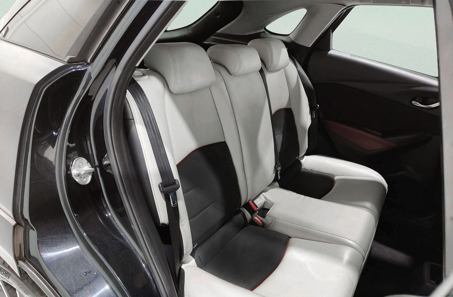 Mazda CX-3 2.0 Skyactiv GE Luxury 2WD - foto 19