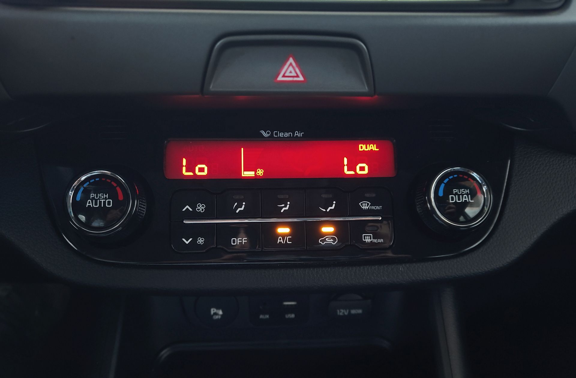 Kia Sportage 1.7 CRDi VGT x-Tech Eco-Dynamic 4x2 - foto 29