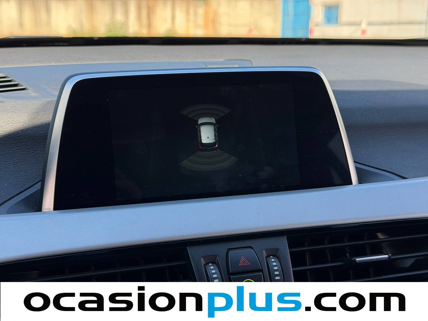 Equipamiento del BMW X1 BMW X1 sDrive18d Business (150 CV)