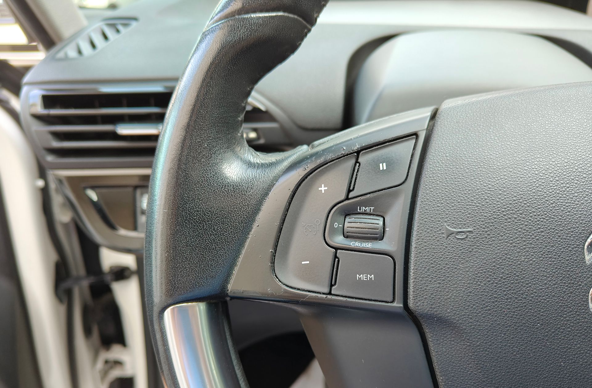 Citroën C4 Picasso PureTech 130 Live Edition - foto 19