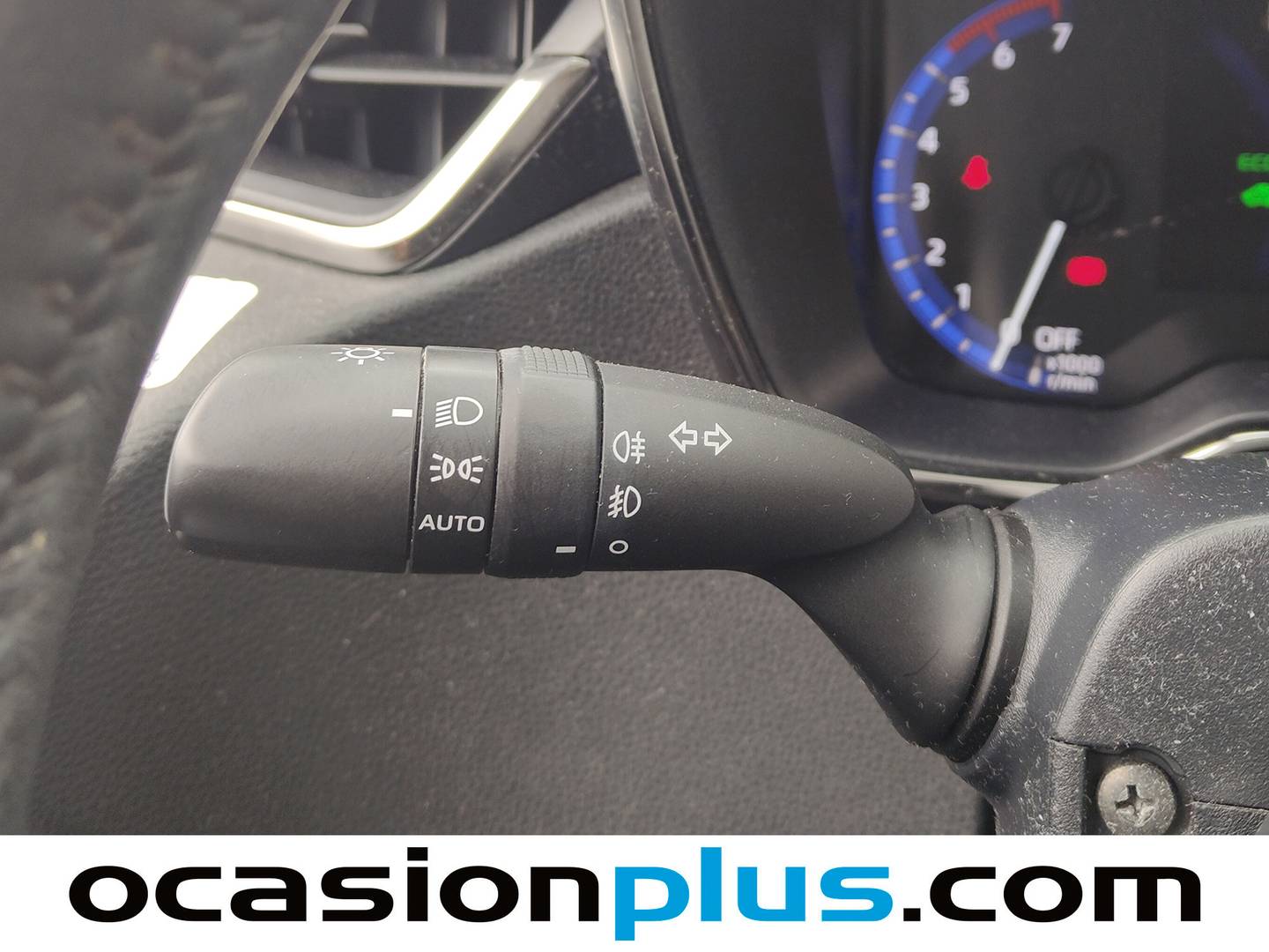 Equipamiento del Toyota Corolla Toyota Corolla 1.8 125 Híbrido Active Tech E-CVT (122 CV)
