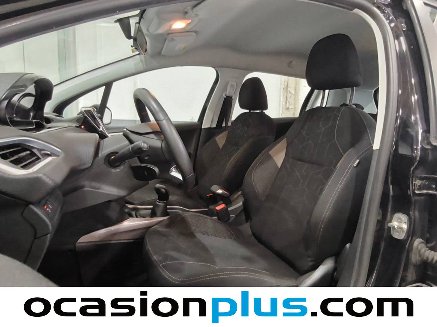 Foto asientos delanteros Peugeot 2008 Peugeot 2008 VTI 82 Active (82 CV)