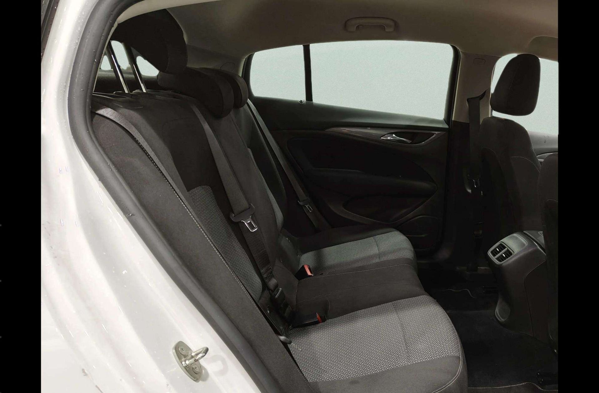 Opel Insignia GS 1.5 Turbo XFL Selective - foto 15