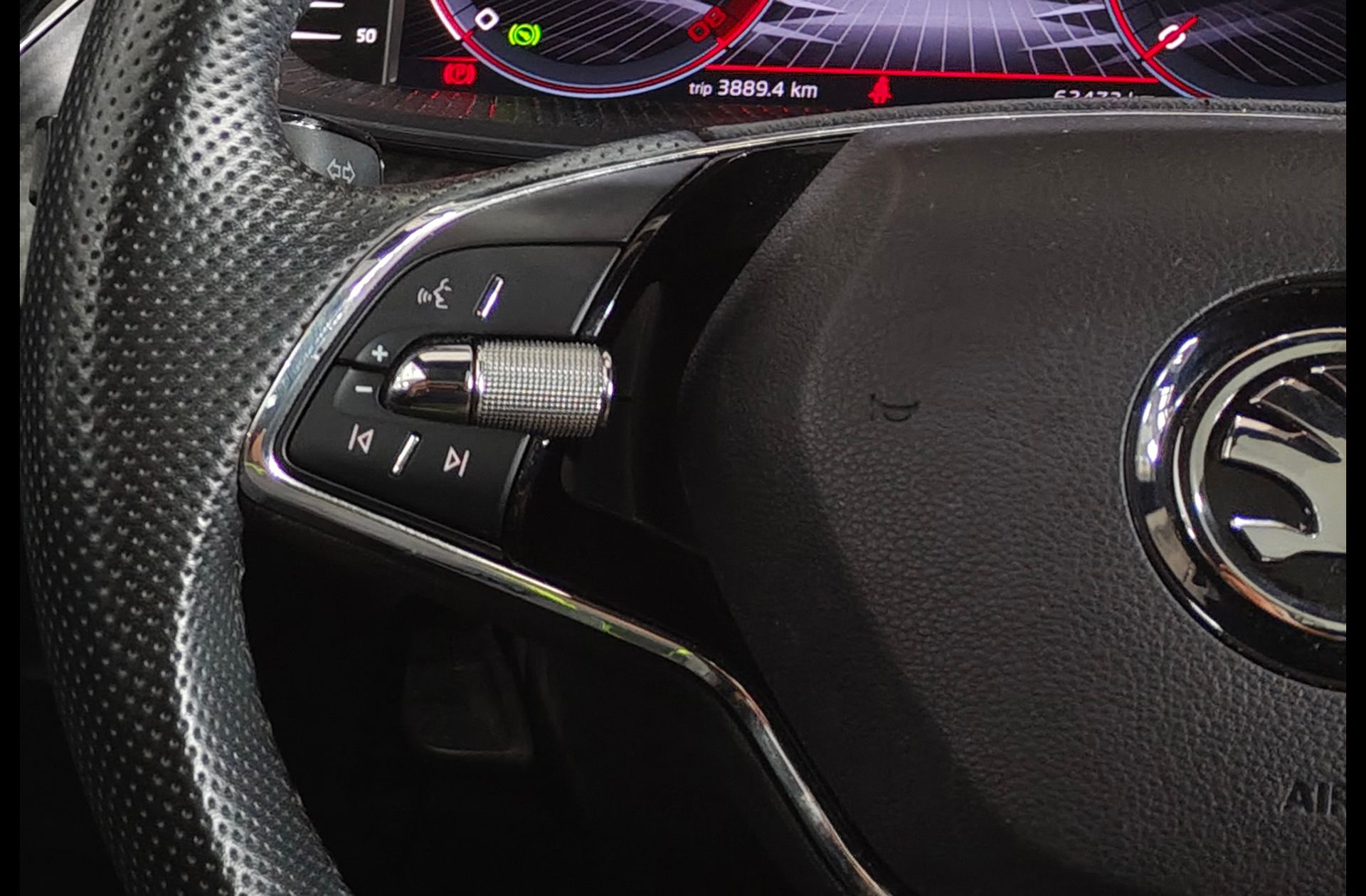 Škoda Kamiq 1.0 TSI Montecarlo DSG - foto 28