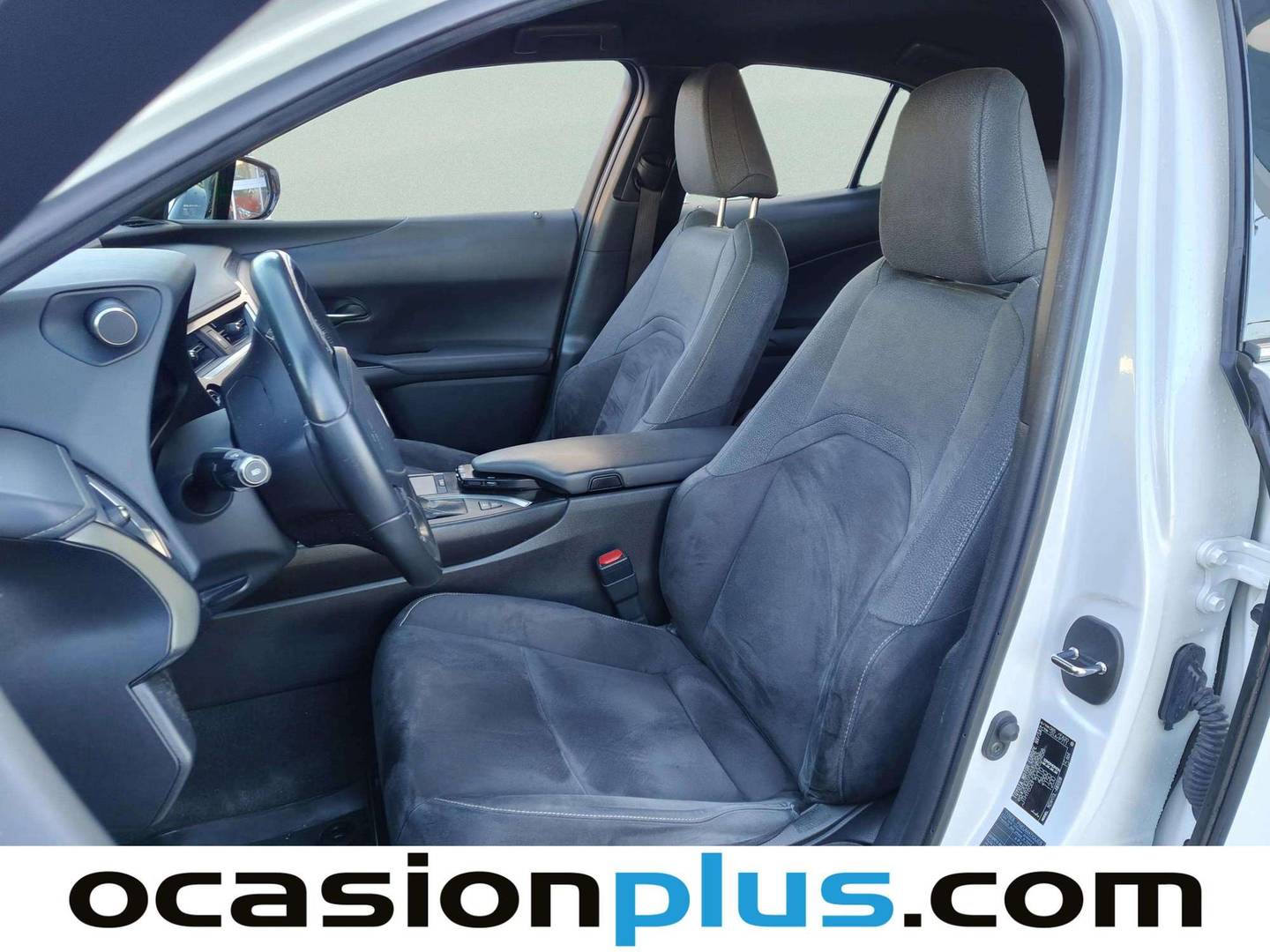 Foto asientos delanteros Lexus UX Lexus UX 250h Executive (184 CV)