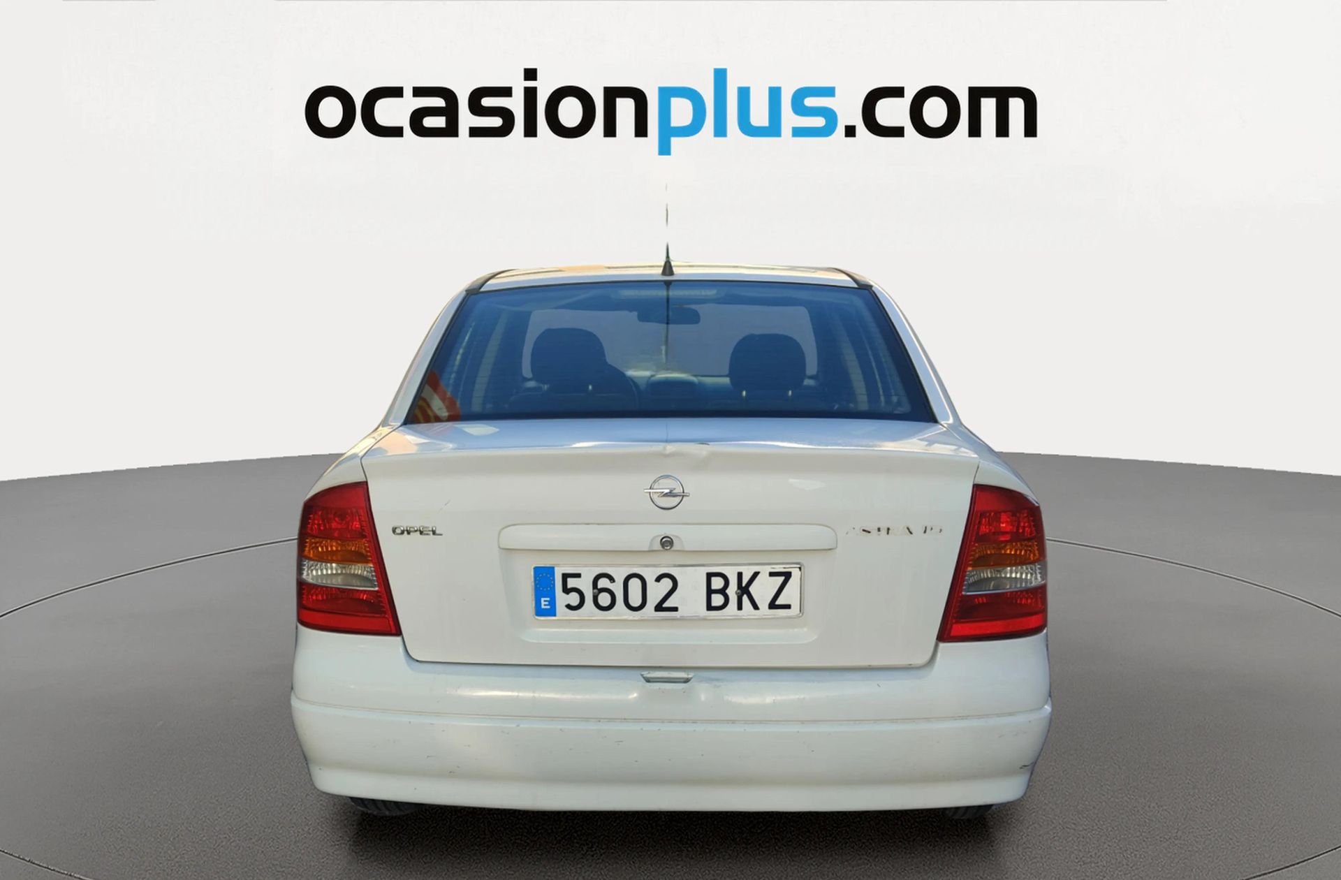 Opel Astra 1.6 Club Sedan - foto 11