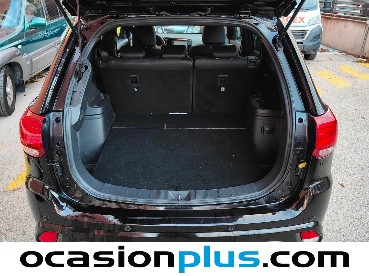 Foto Mitsubishi Outlander Mitsubishi Outlander 2.4 PHEV Kaiteki+ 4WD Auto (224 CV)