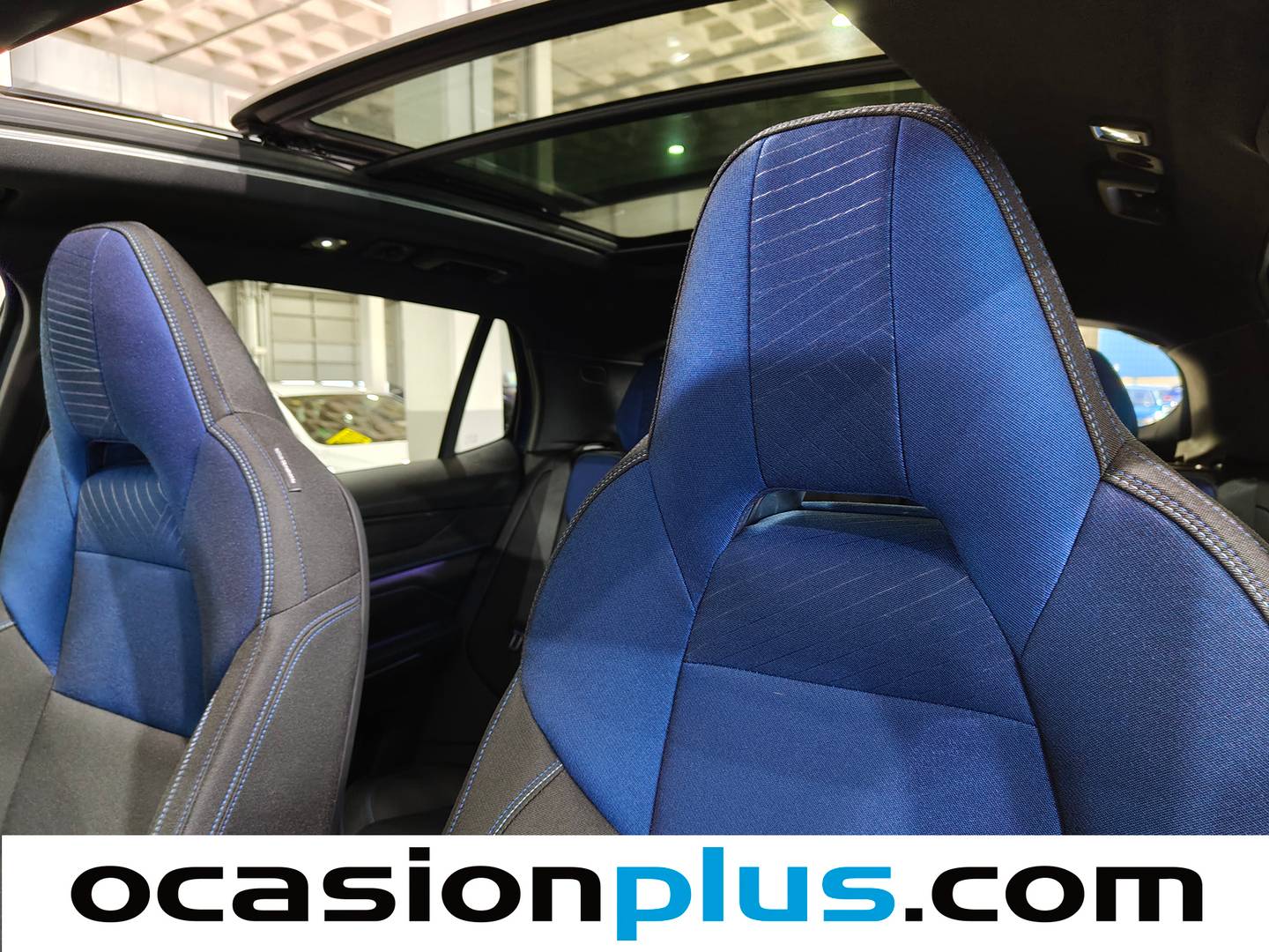 Equipamiento del Lynk & Co 01 Lynk & Co 01 1.5 PHEV (261 CV)