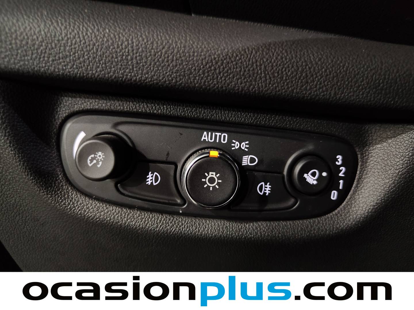 Acabados Opel Insignia Opel Insignia 1.6 CDTi ecoFLEX S&S Selective  (136 CV)