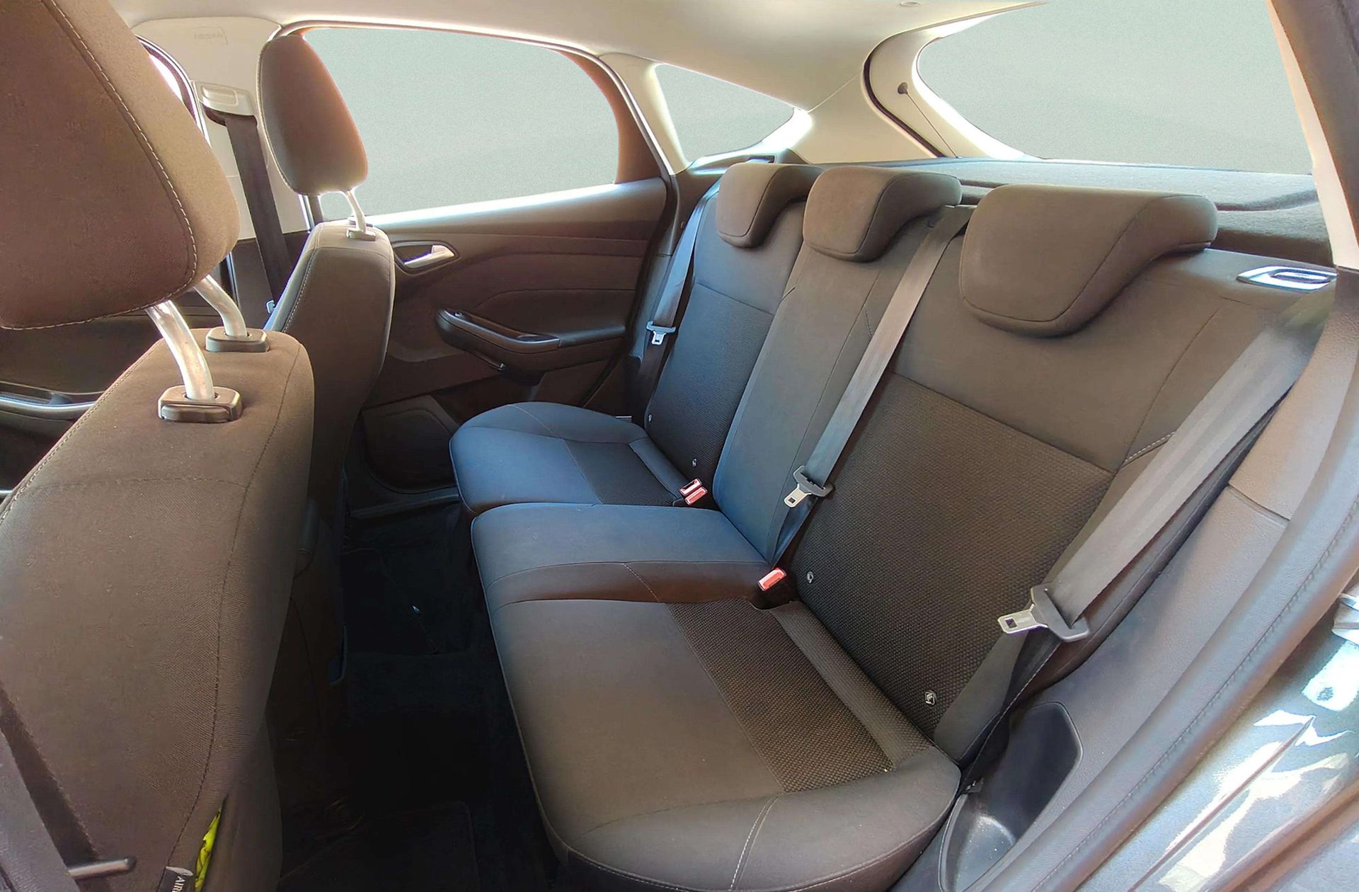 Ford Focus 1.0 EcoBoost Titanium - foto 12