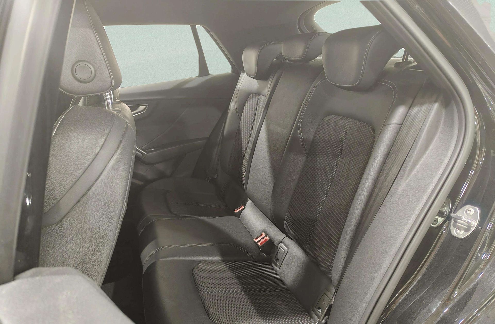 Audi Q2 Adrenalin 35 TDI S tronic Pack S-line - foto 15