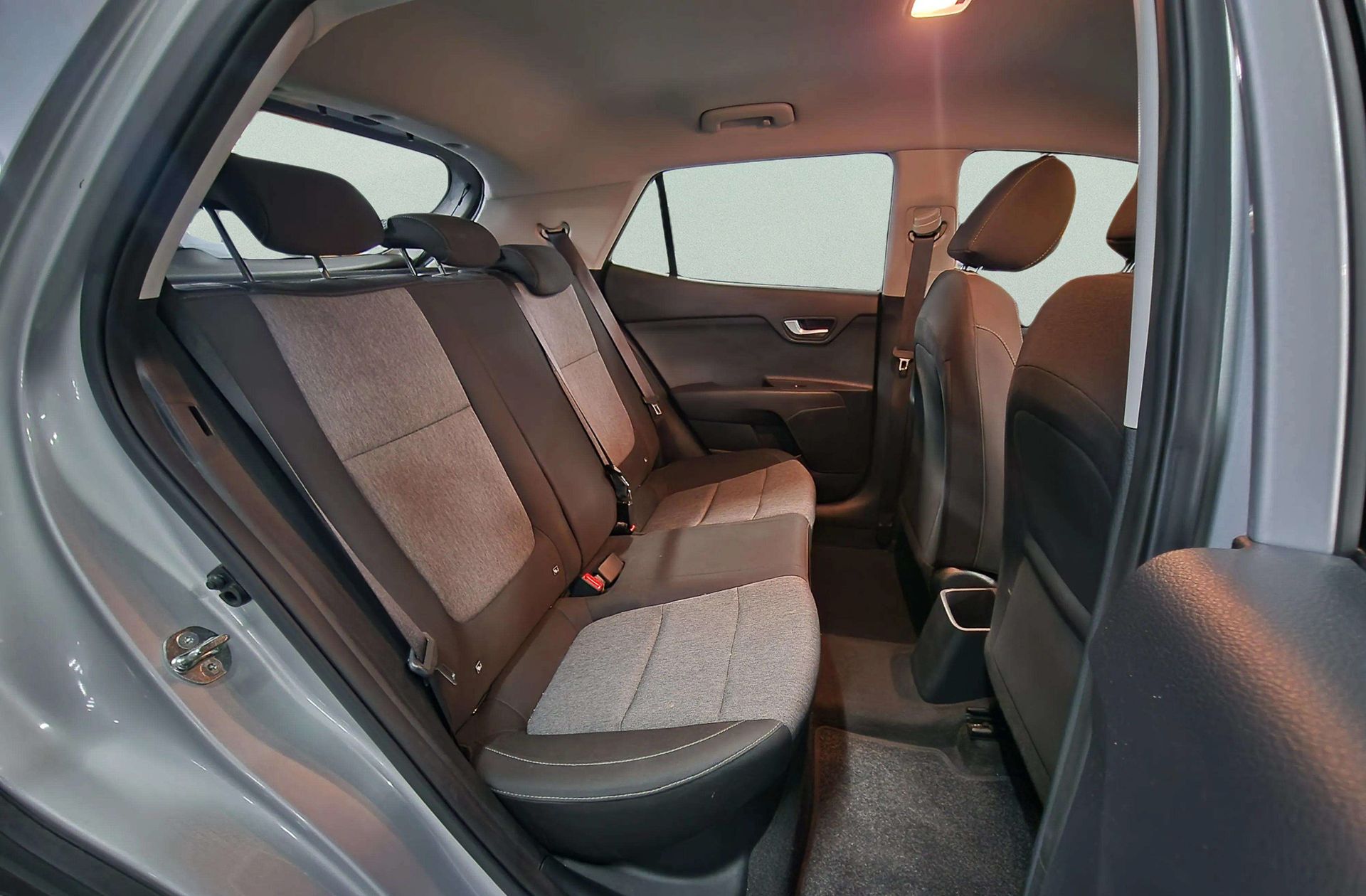 Kia Stonic 1.2 DPi Drive - foto 17