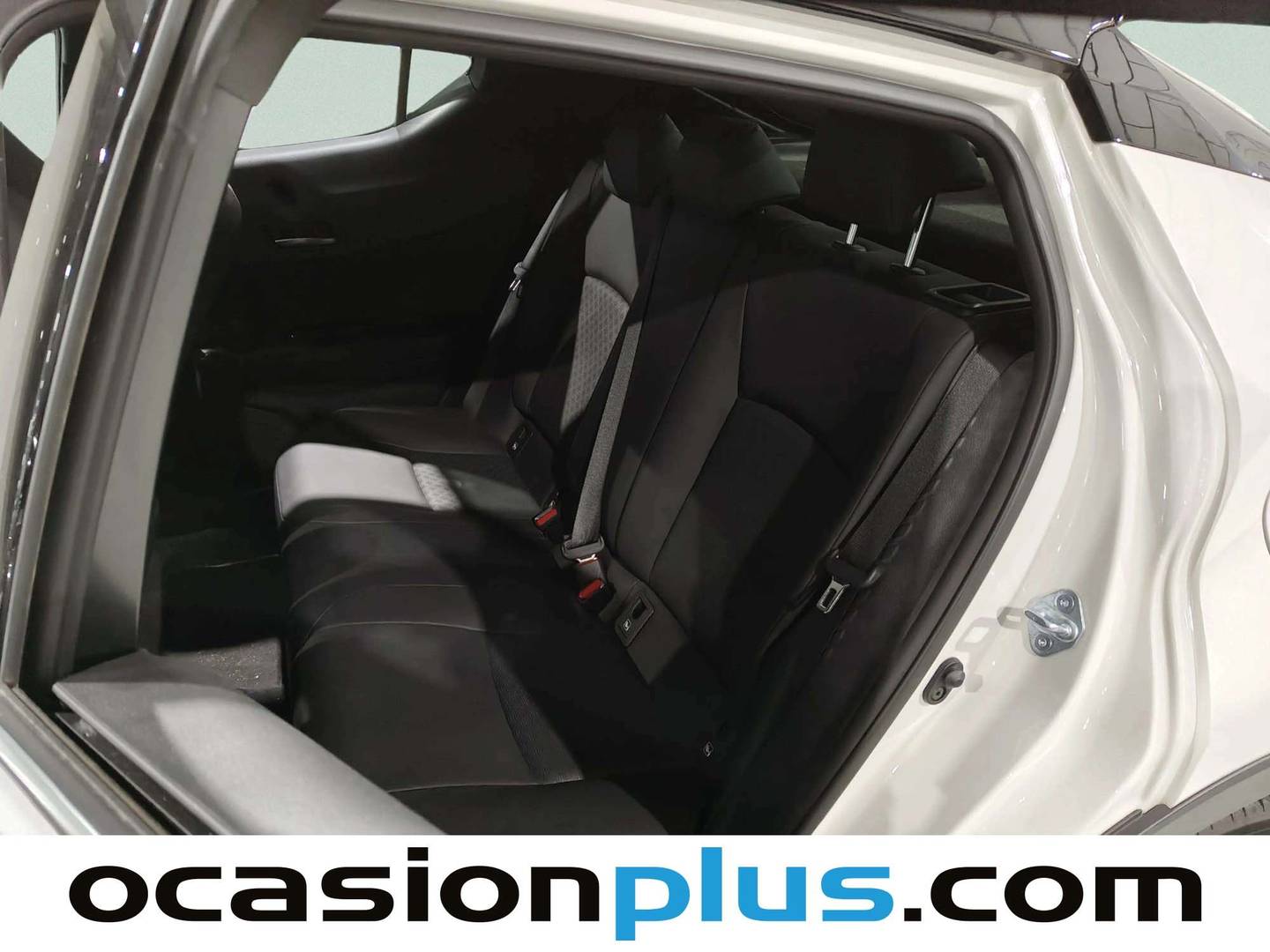 Foto asientos traseros Toyota C-HR Toyota C-HR 180H Advance (184 CV)