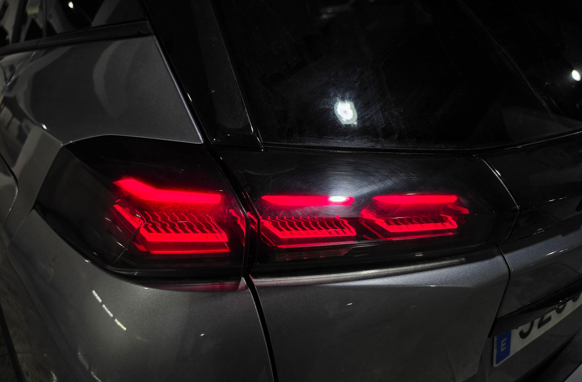 Peugeot 2008 Allure Hybrid eDCS6 - foto 17
