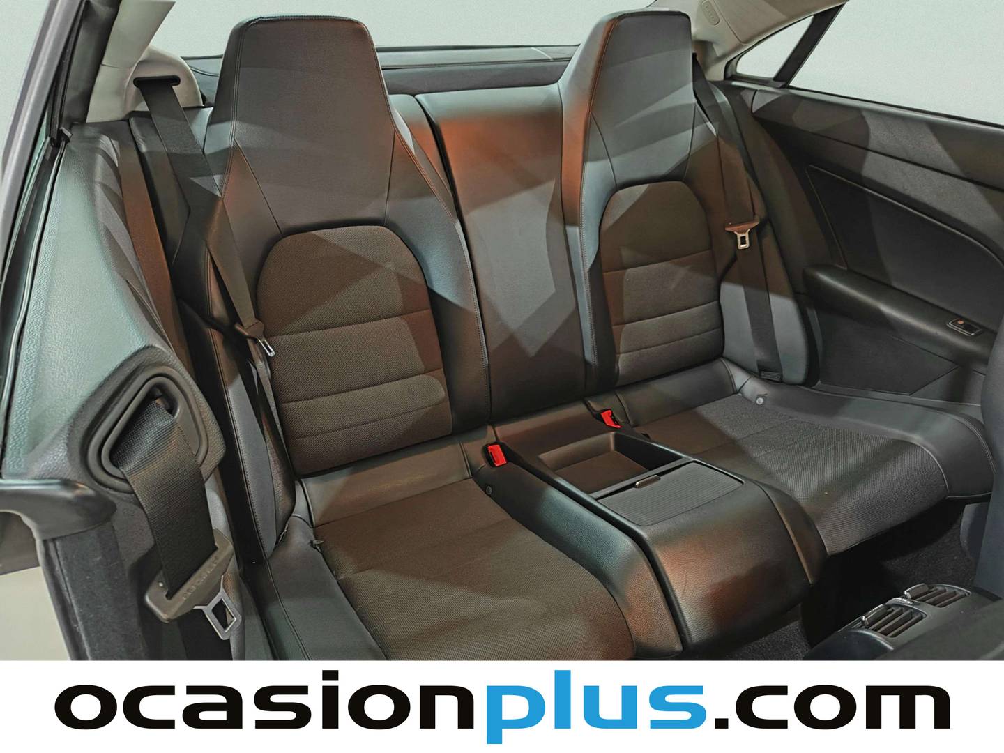 Foto Mercedes Clase E Mercedes-Benz Clase E E 220 CDI Coupe Blue Efficiency Avantgarde (170 CV) Paquete AMG