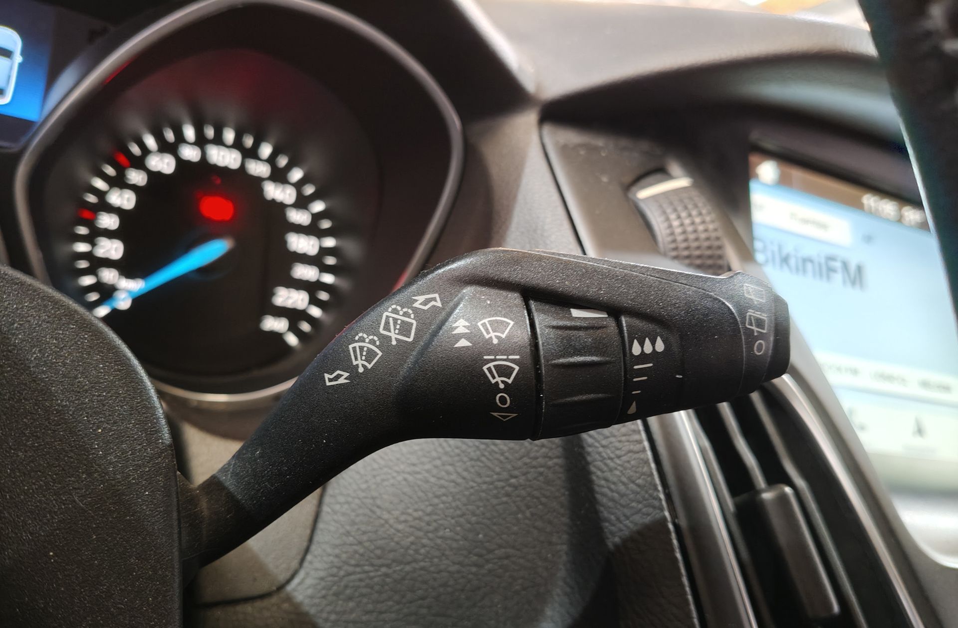 Ford Focus 1.0 EcoBoost Business - foto 26