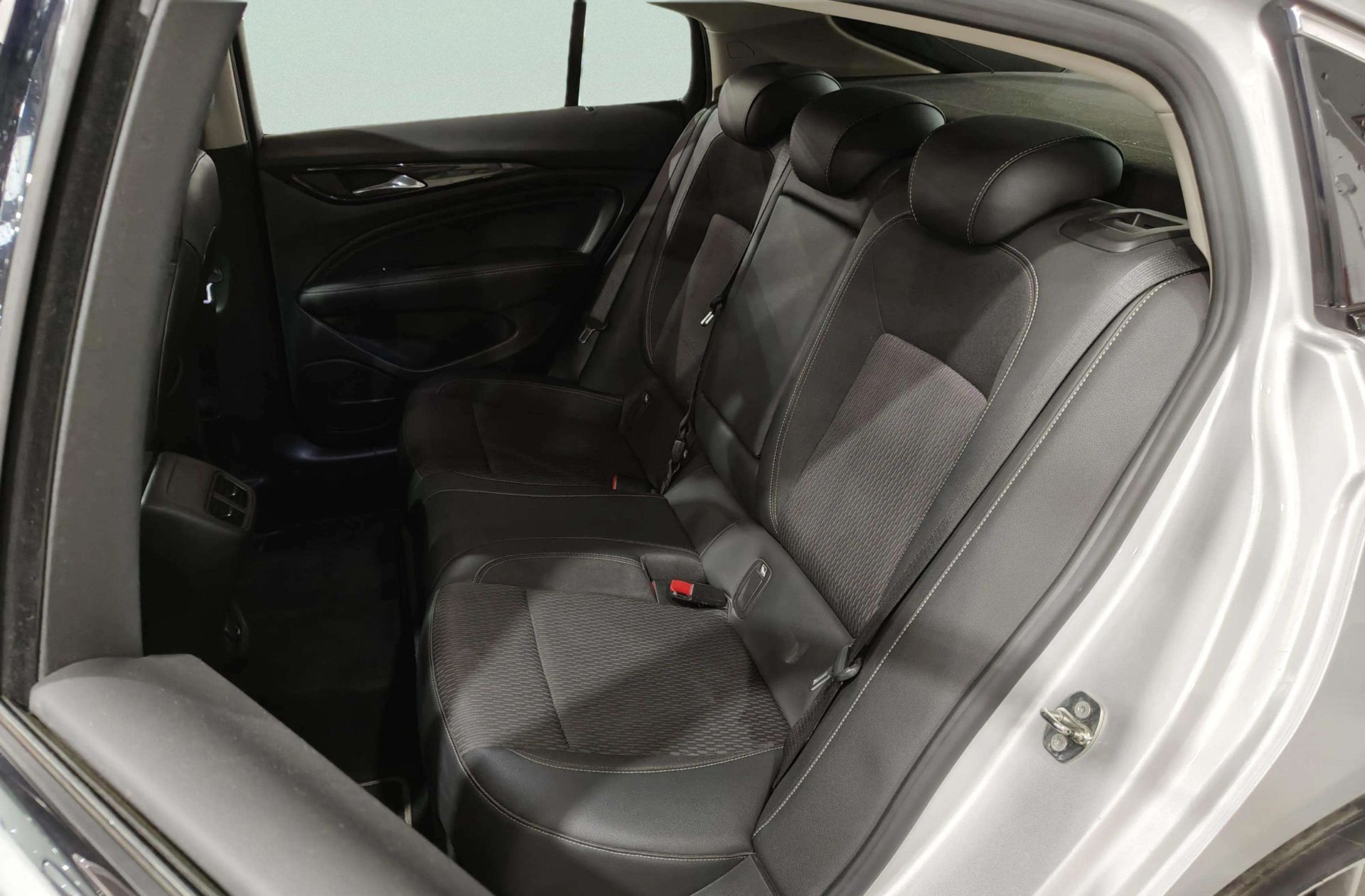 Opel Insignia GS 1.6 CDTi D Excellence - foto 13