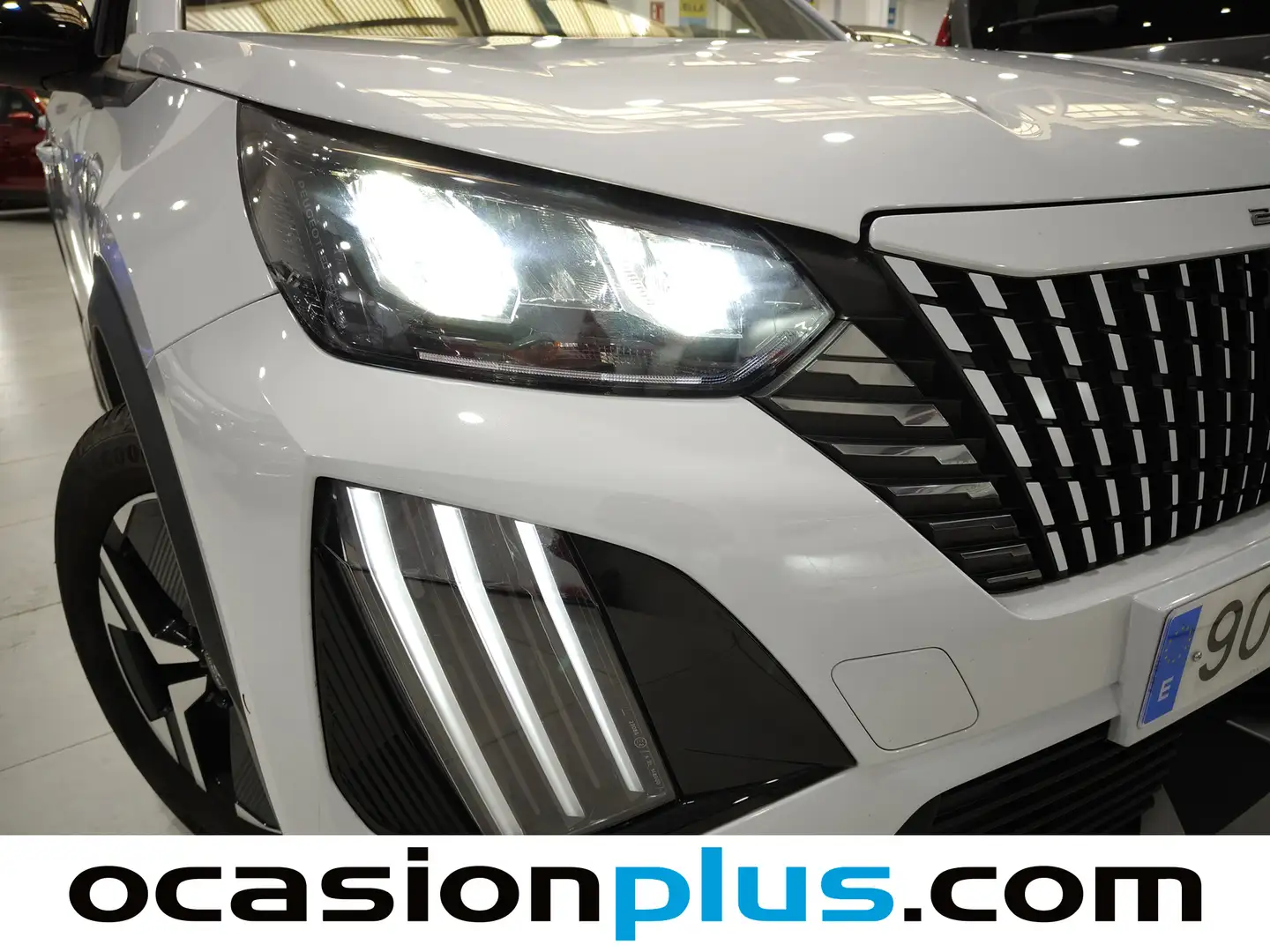 Foto Peugeot 2008 Peugeot 2008 Allure Hybrid eDCS6 (136 CV)