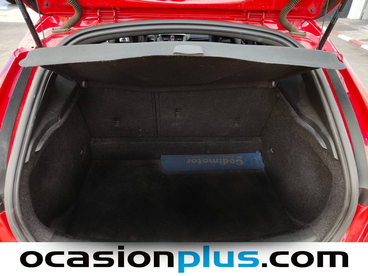 Fotos maletero Volvo V40 Volvo V40 R-Design Momentum Auto (152 CV)