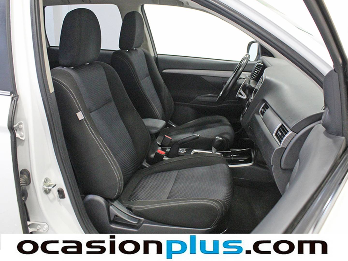 Foto Mitsubishi Outlander Mitsubishi Outlander 200 MPI Motion CVT 2WD (150 CV)