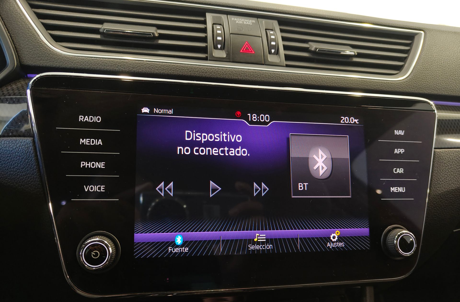 Škoda Superb Combi 2.0 TDI Sport Line DSG - foto 34