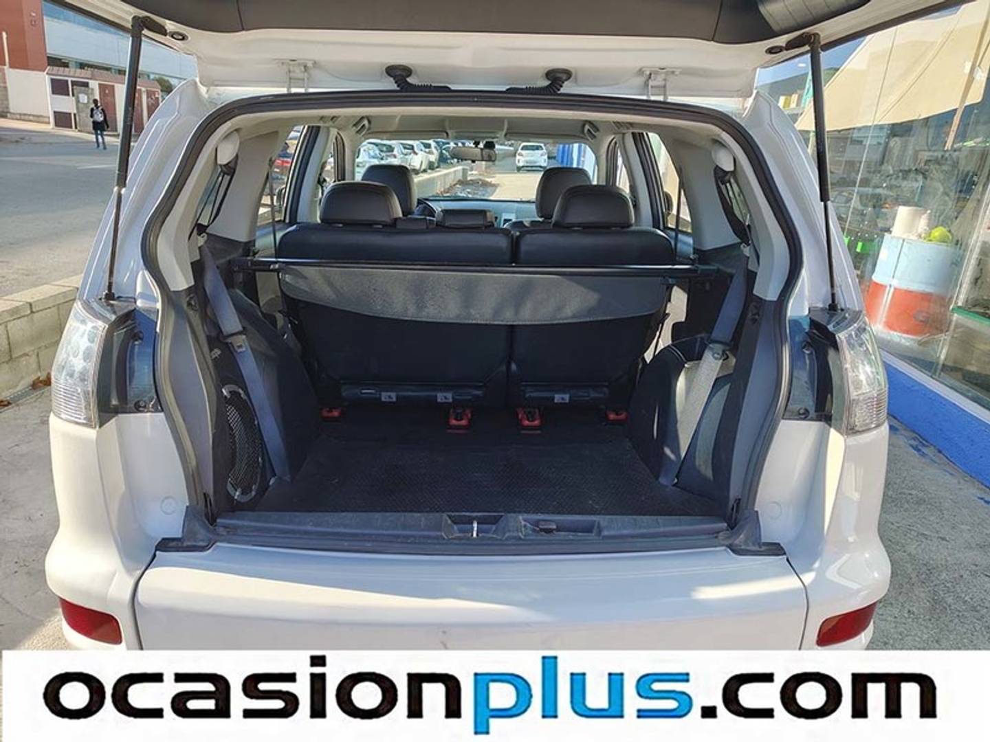 Foto Mitsubishi Outlander Mitsubishi Outlander 220 DI-D Motion 2WD (177 CV) 7 Plazas