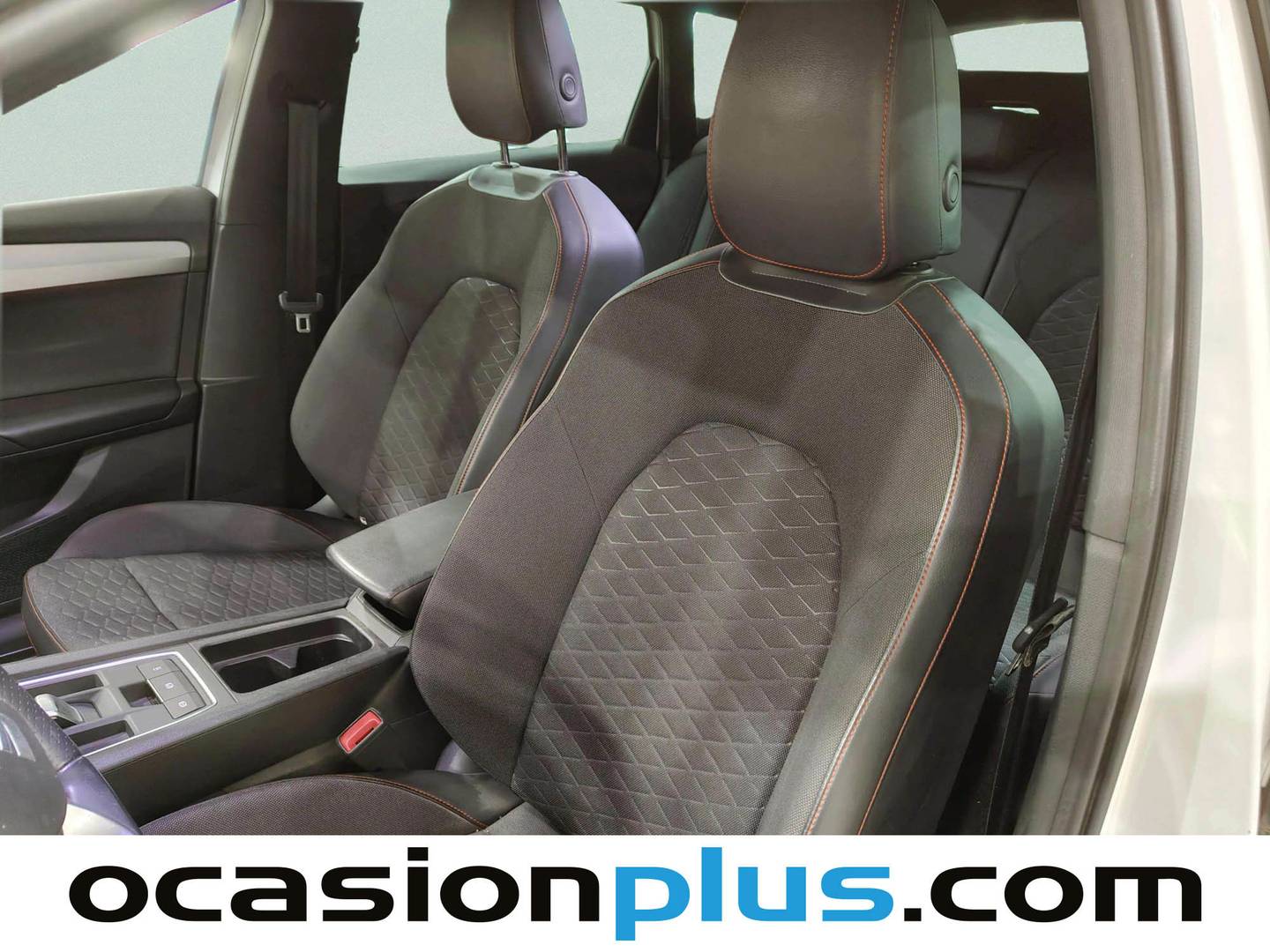 Equipamiento del Seat León Seat León ST 2.0 TDI S&S FR XXL DSG (150 CV)