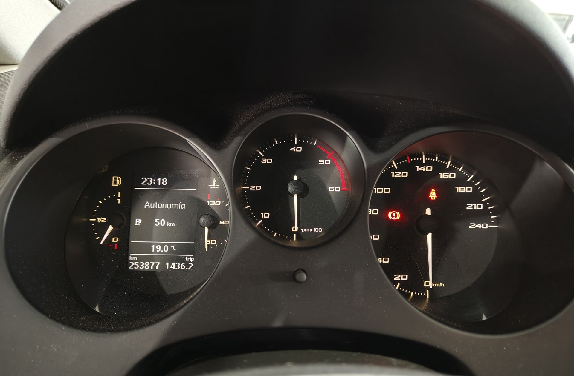 SEAT Altea XL 1.6 TDI Ecomotive Reference - foto 18