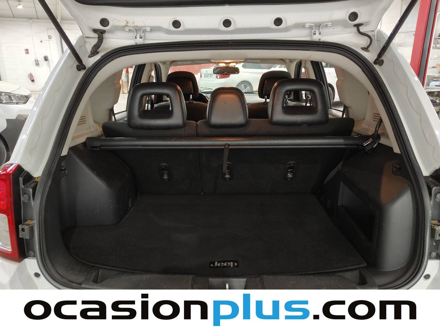 Fotos maletero Jeep Compass Jeep Compass 2.2 CRD Sport 4x4 (136 CV)