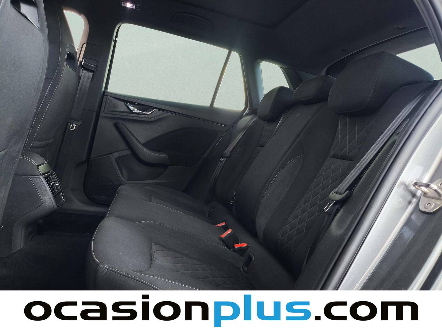 Foto asientos traseros Skoda Kamiq Skoda Kamiq 1.5 TSI Sport DSG (150 CV)