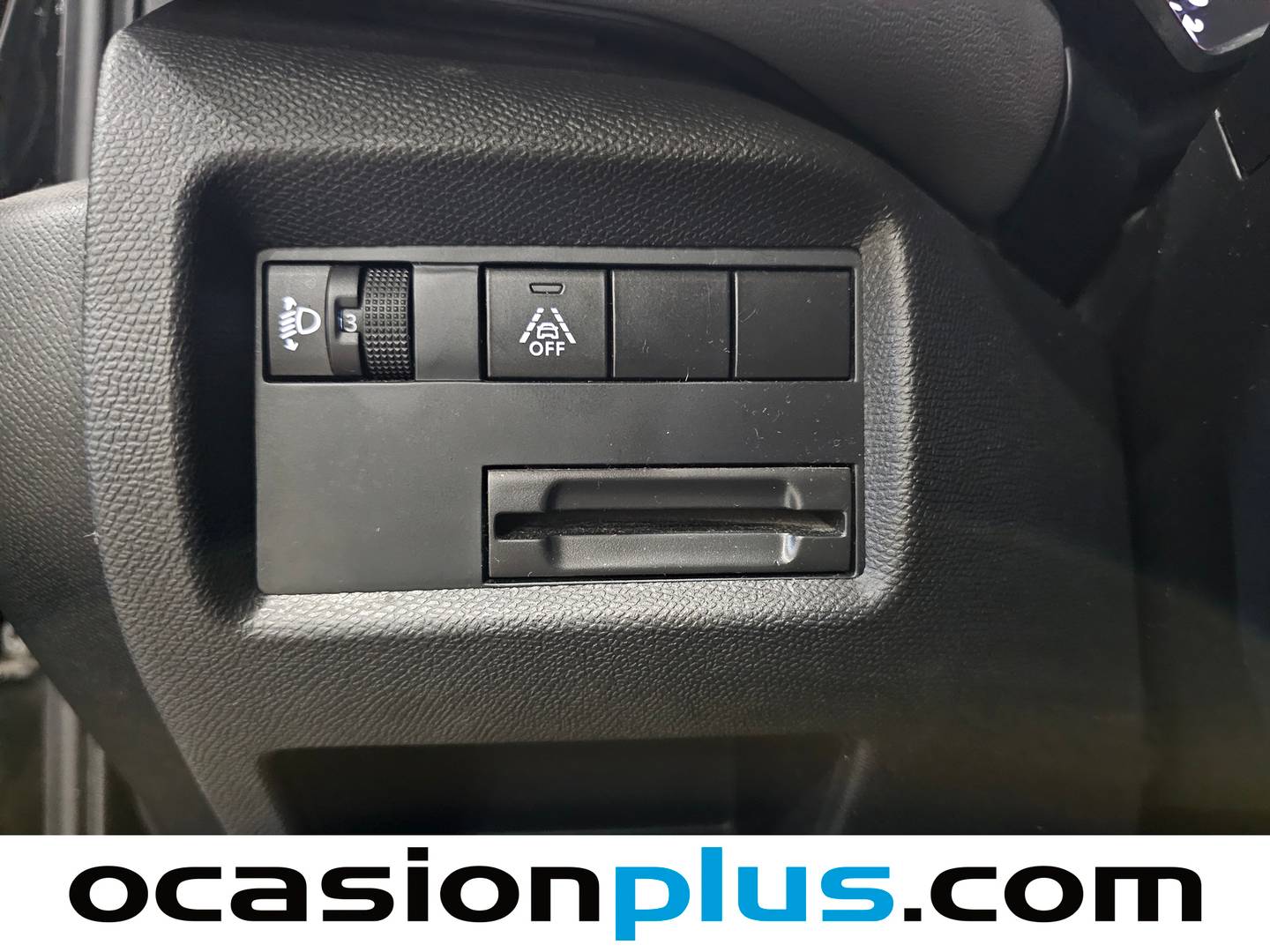 Equipamiento del Citroën C5 Aircross Citroën C5 Aircross BlueHdi 130 S&S Live (131 CV)