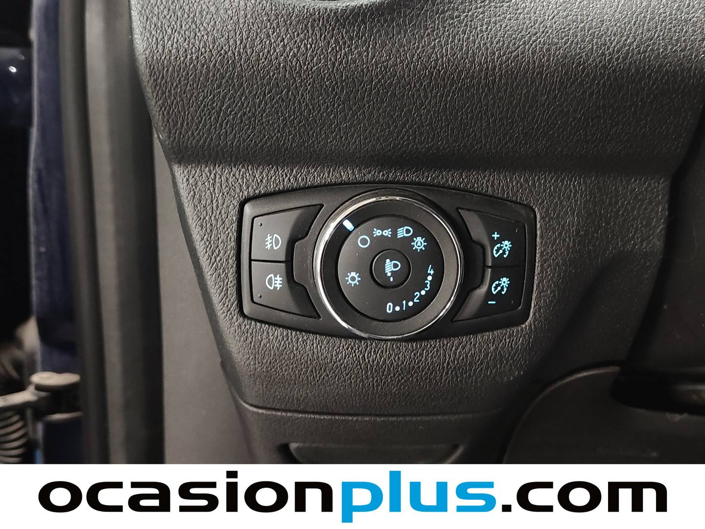 Extras y acabados del Ford Tourneo Courier Ford Tourneo Courier 1.0 EcoBoost Titanium (100 CV)