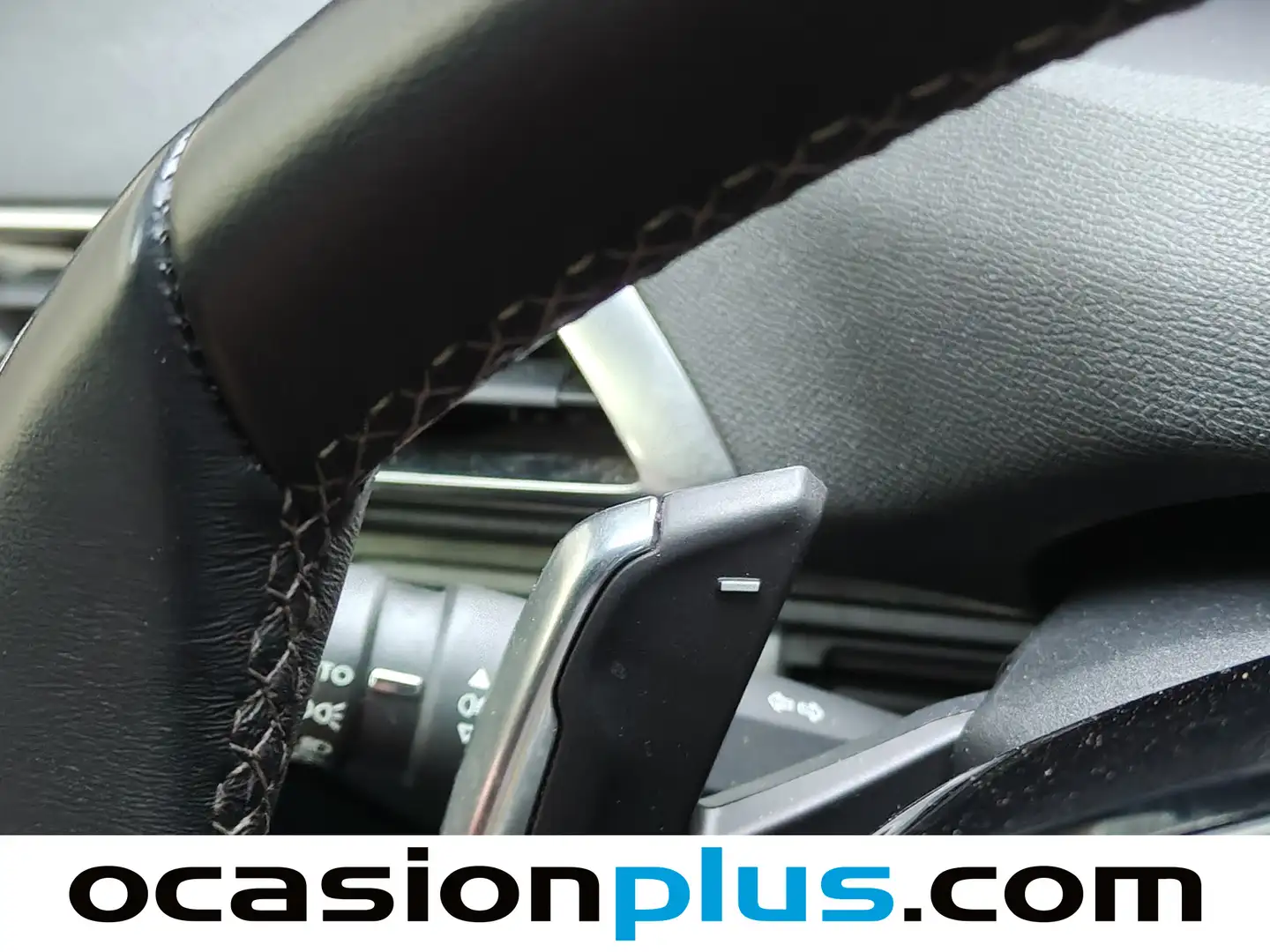 Foto Peugeot 3008 Peugeot 3008 PureTech 130 S&S Allure Pack EAT8 (130 CV)